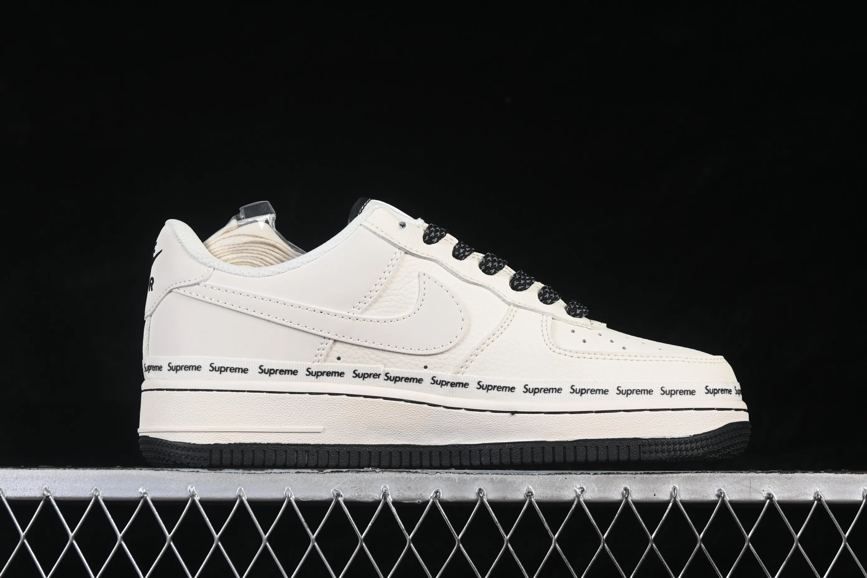 All categories Nk Air Force 1 Air Force series Nk Air Force 1 Low Air Force low-top Nike Air Force 1'07 Low Supreme co-branded beige signature Air Force 1 low-top casual sneakers XX3168-222
